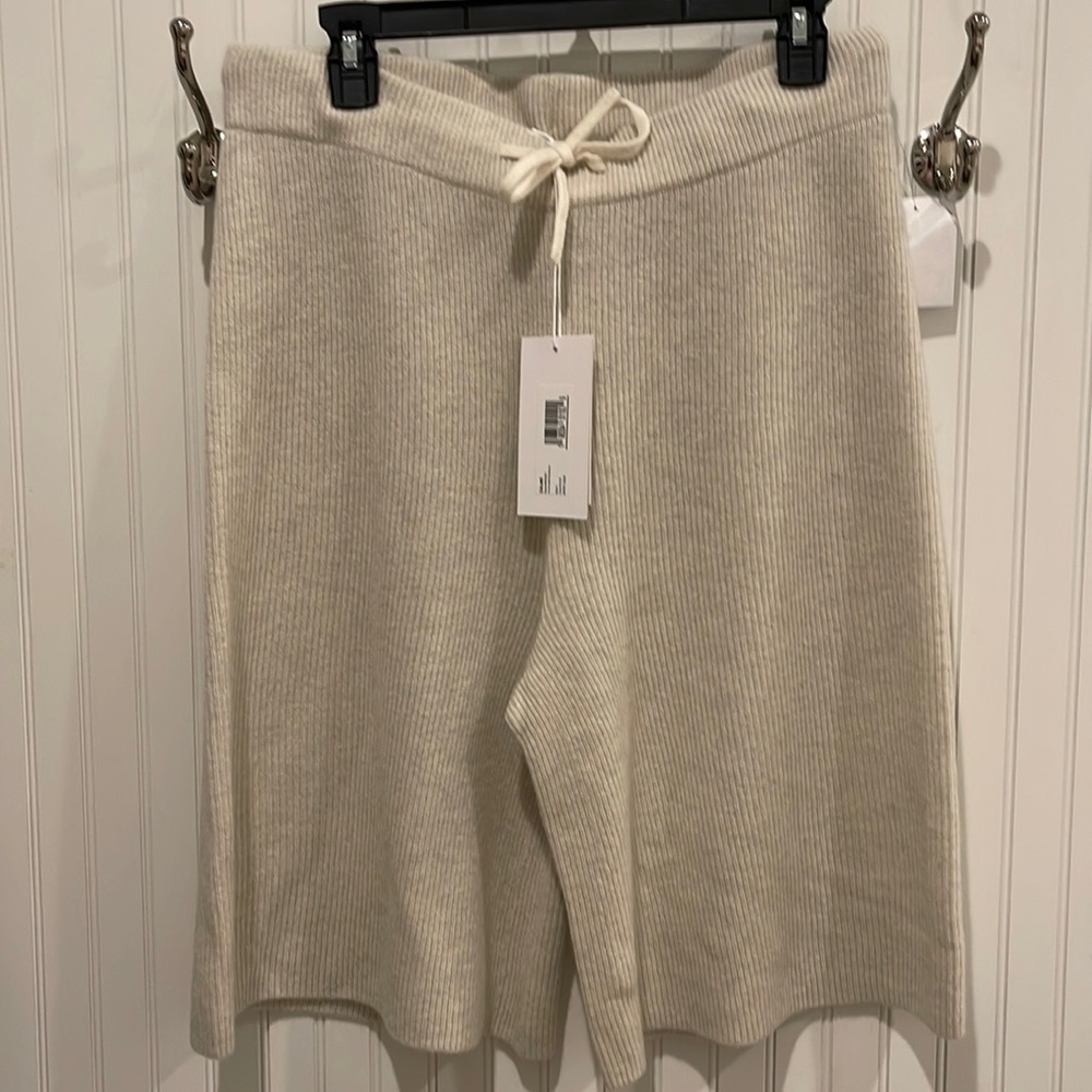 NWT Johnny Was Calme Ribbed Bermudas in Cashmere!